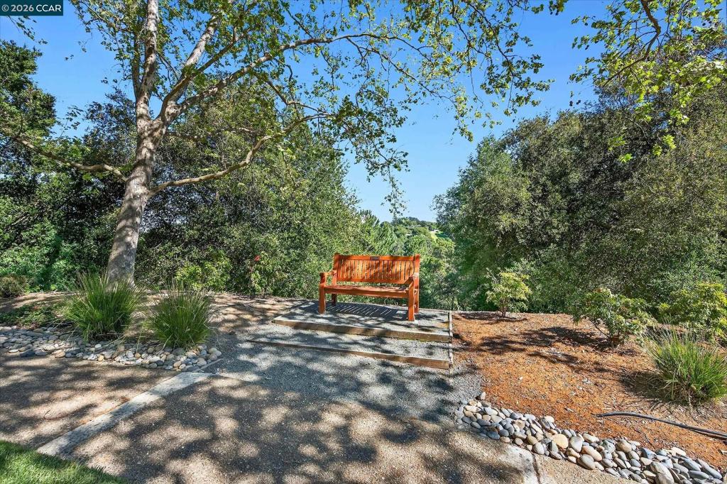 200 The Knoll Property Photo 36