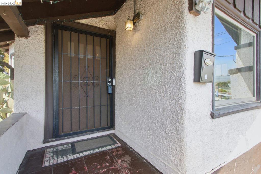 4315 Nevin Ave Property Photo 2