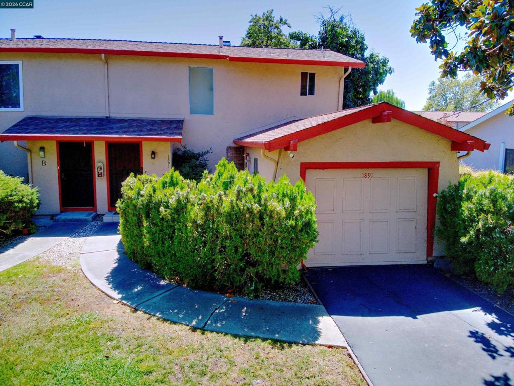 1891 Landana Dr C Property Photo 2