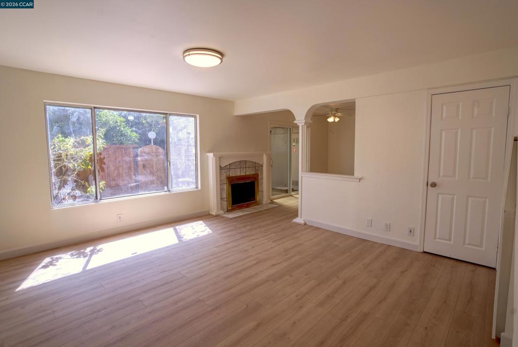 1891 Landana Dr C Property Photo 4