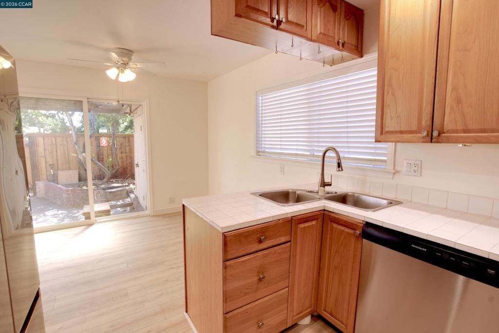 1891 Landana Dr C Property Photo 10