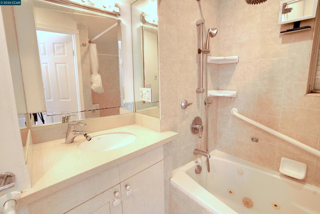 1891 Landana Dr C Property Photo 14