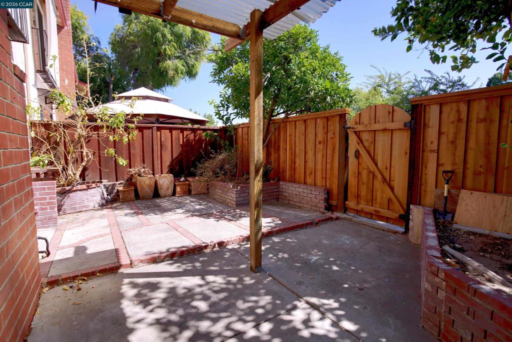 1891 Landana Dr C Property Photo 25