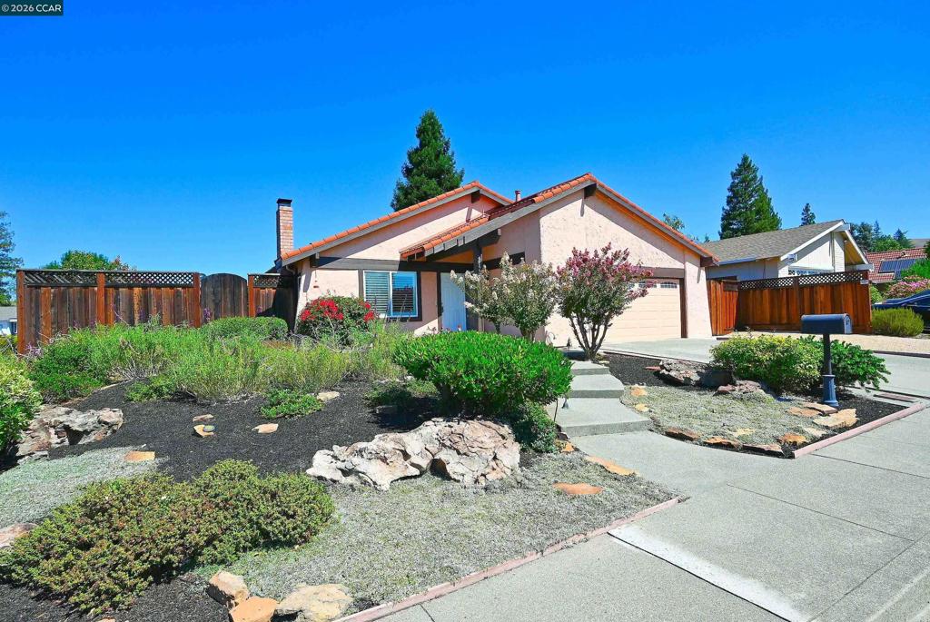 3438 Loreto Dr. Property Photo 2