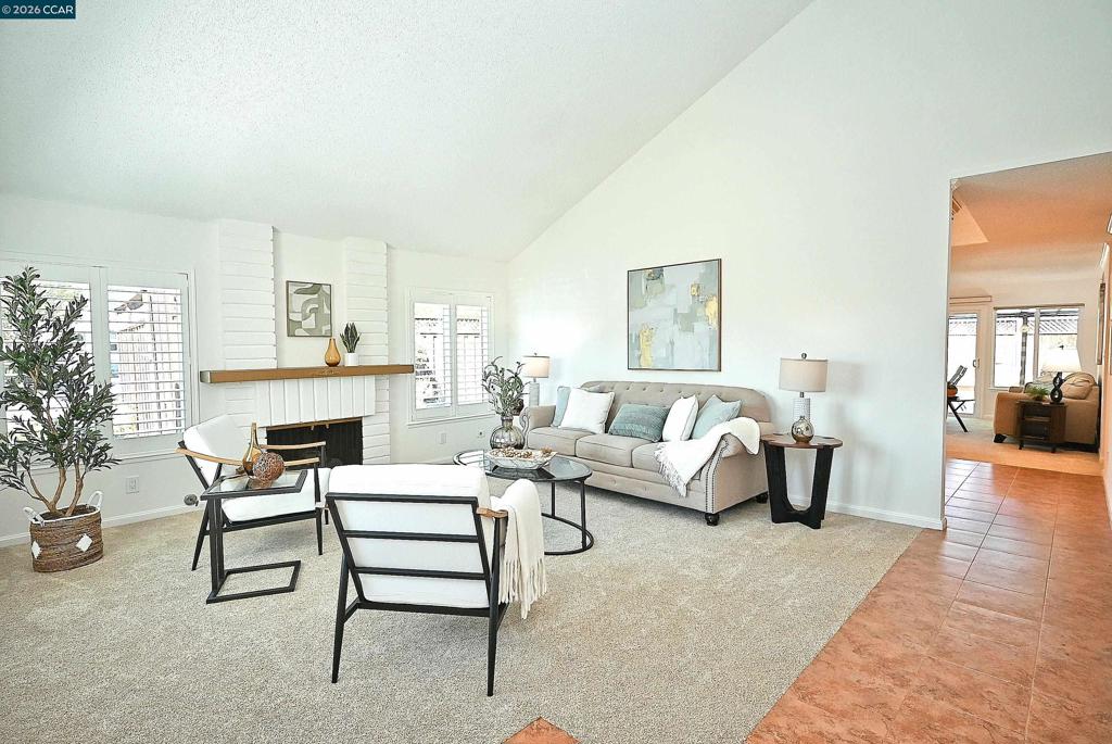 3438 Loreto Dr. Property Photo 5