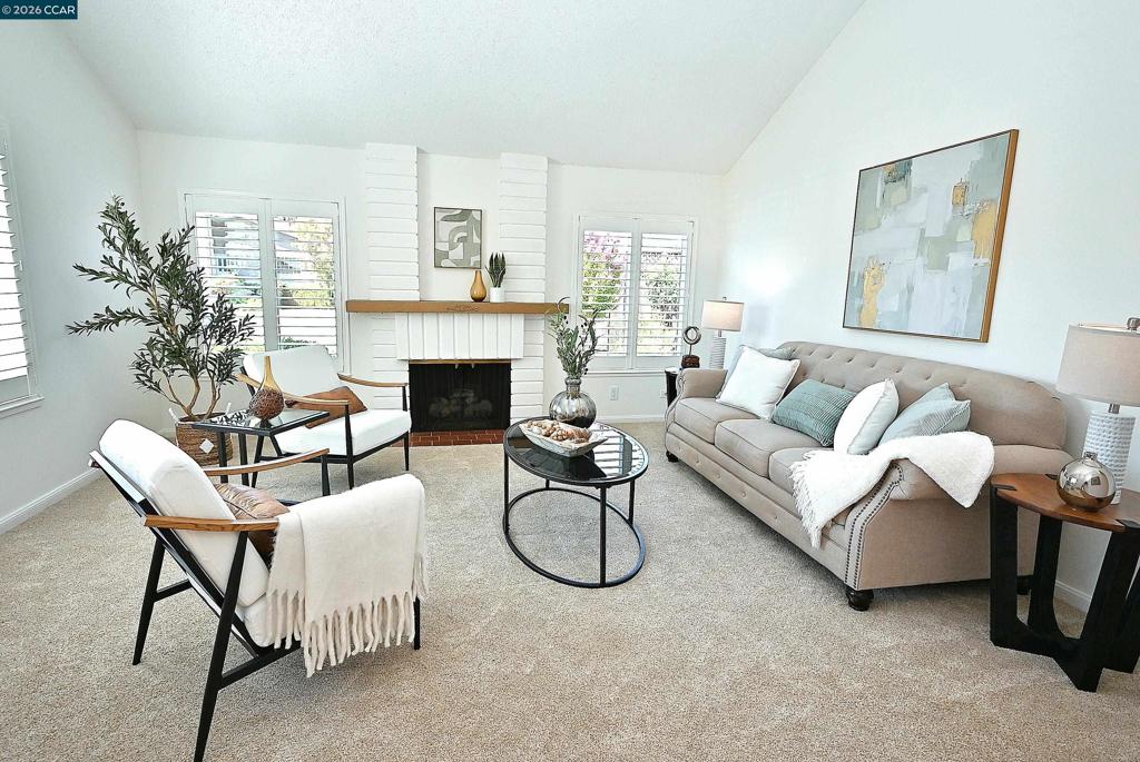 3438 Loreto Dr. Property Photo 6