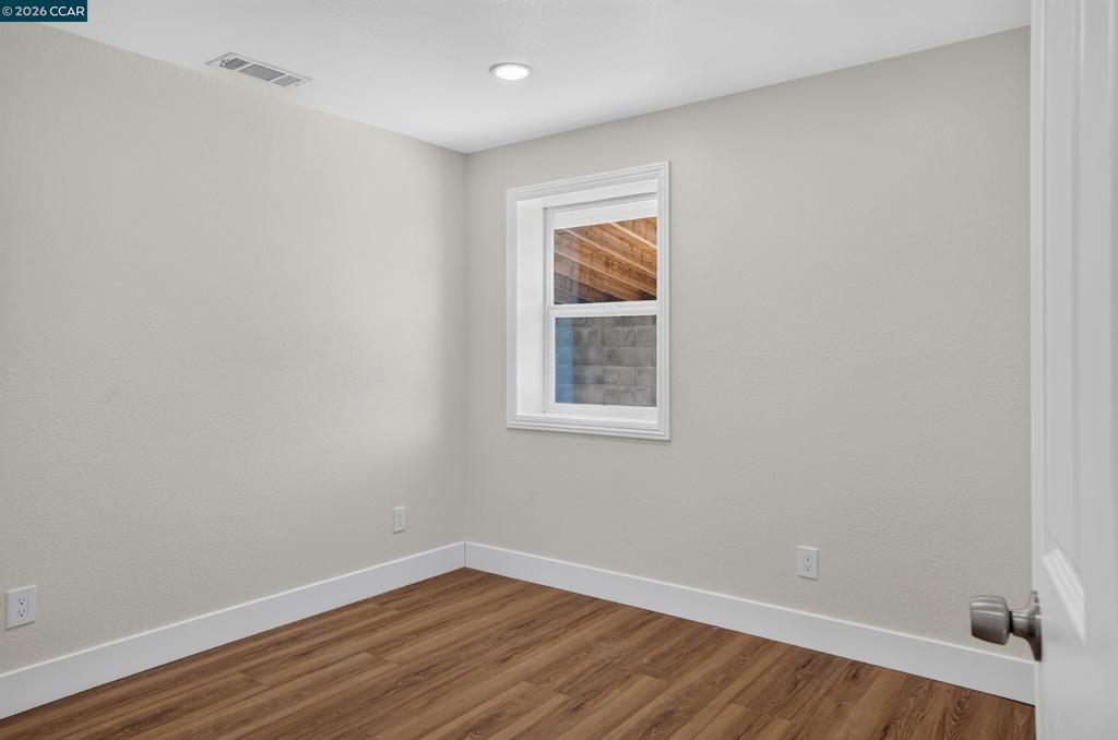 29 Solano Ave Property Photo 12