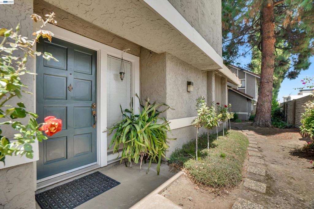 2023 Los Gatos Almaden Rd Property Photo 2