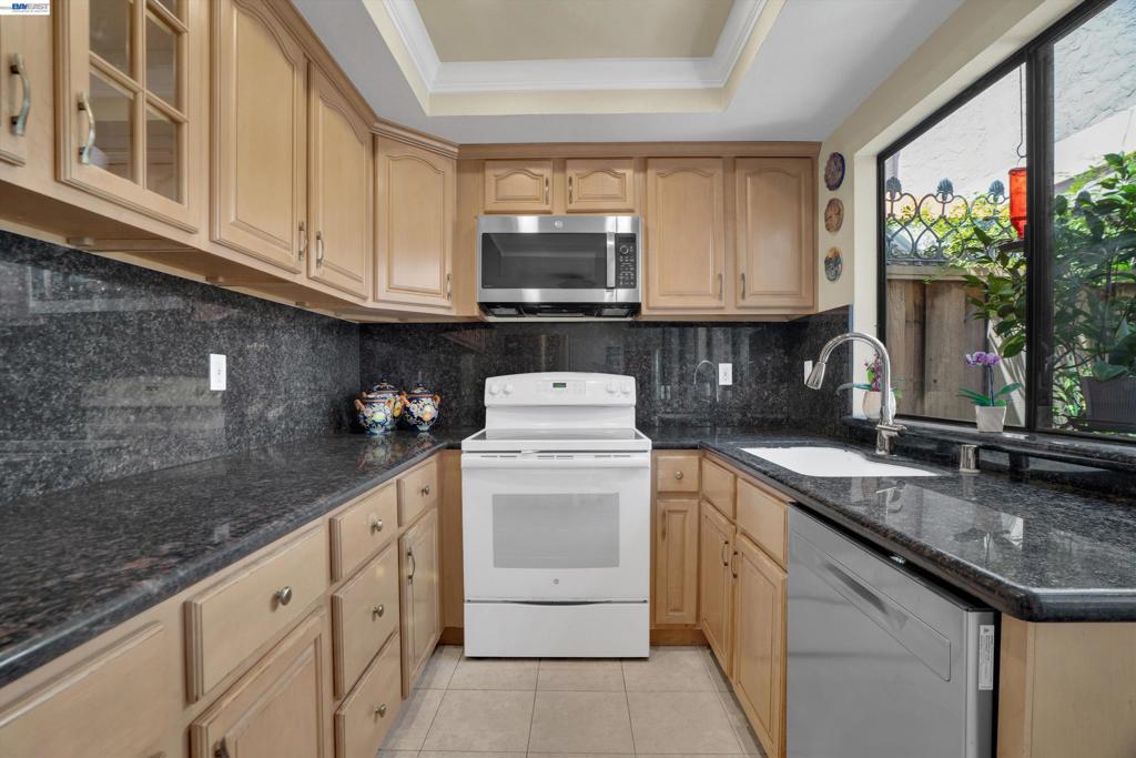 2023 Los Gatos Almaden Rd Property Photo 6