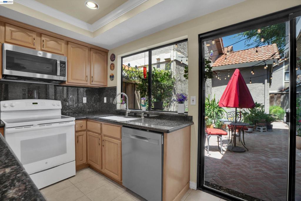 2023 Los Gatos Almaden Rd Property Photo 7