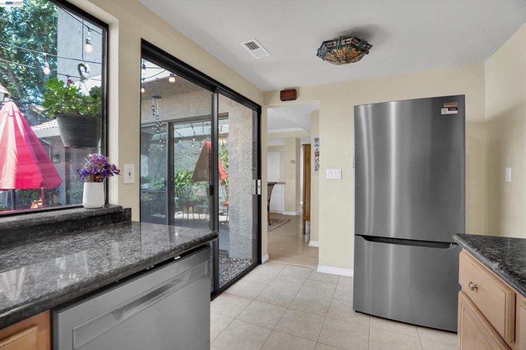 2023 Los Gatos Almaden Rd Property Photo 8