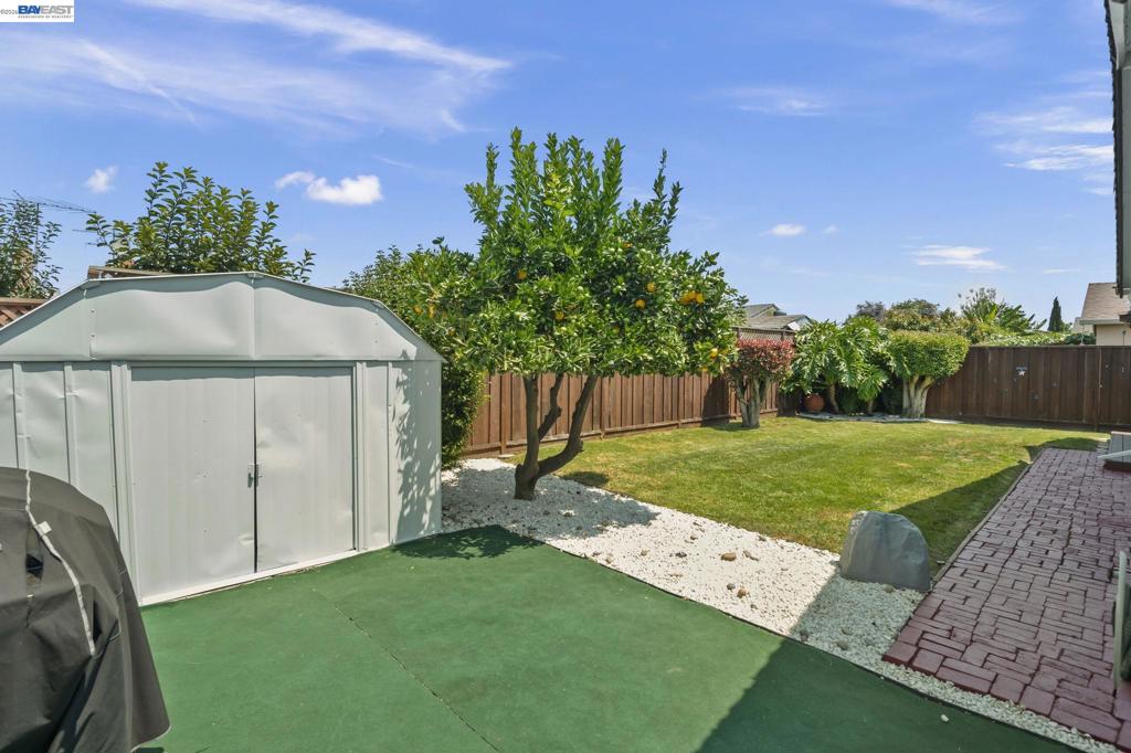 34838 Lilac St Property Photo 3