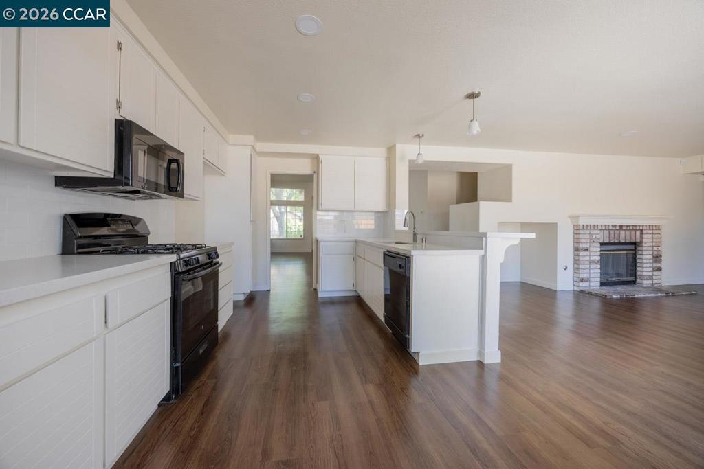 4540 Knollpark Cir Property Photo 5