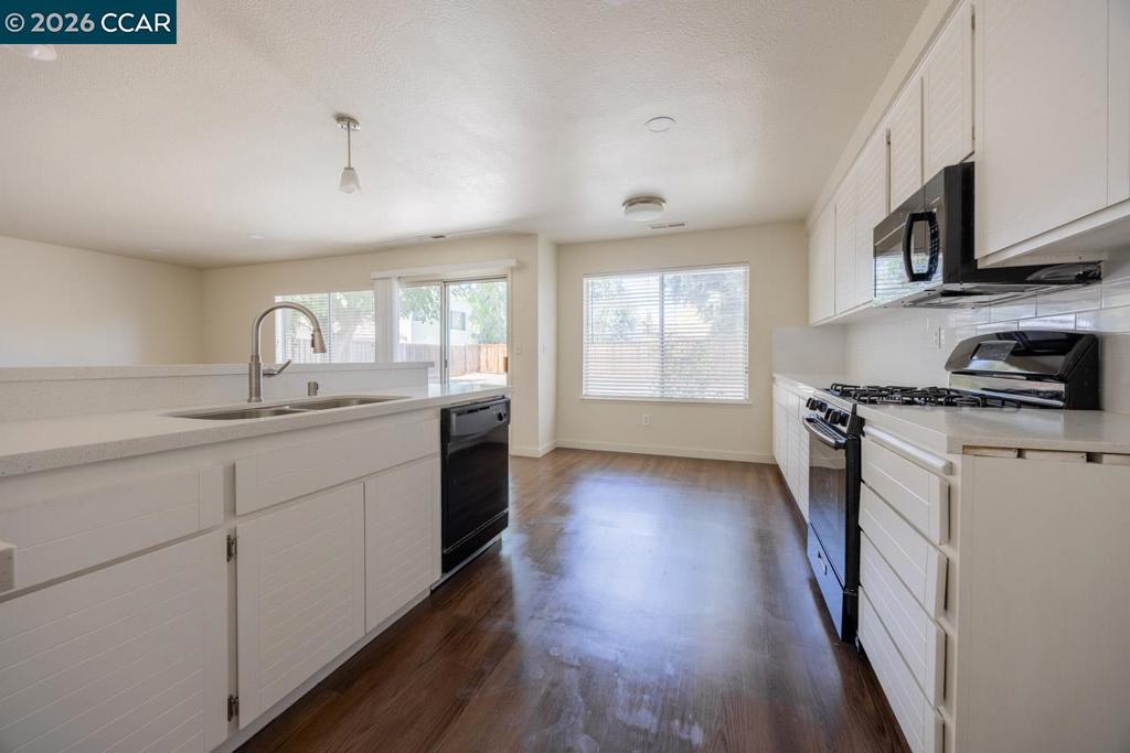 4540 Knollpark Cir Property Photo 6
