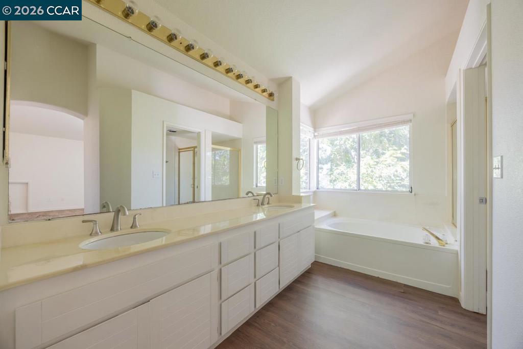 4540 Knollpark Cir Property Photo 13