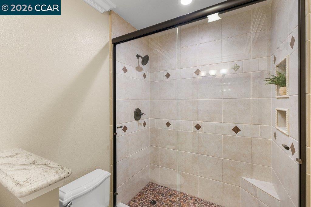 318 Sunset Dr Property Photo 23