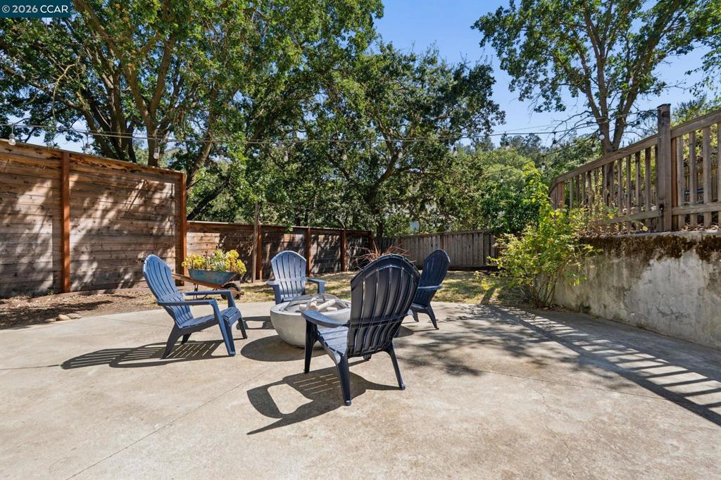 1564 Arbutus Drive Property Photo 40
