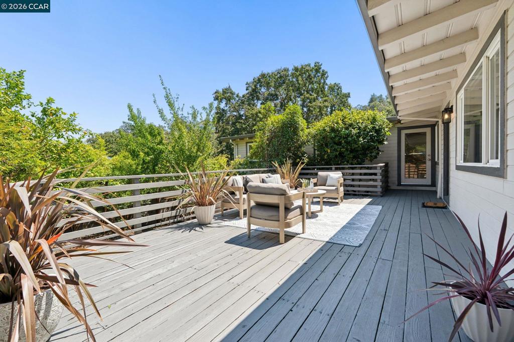 1564 Arbutus Drive Property Photo 45