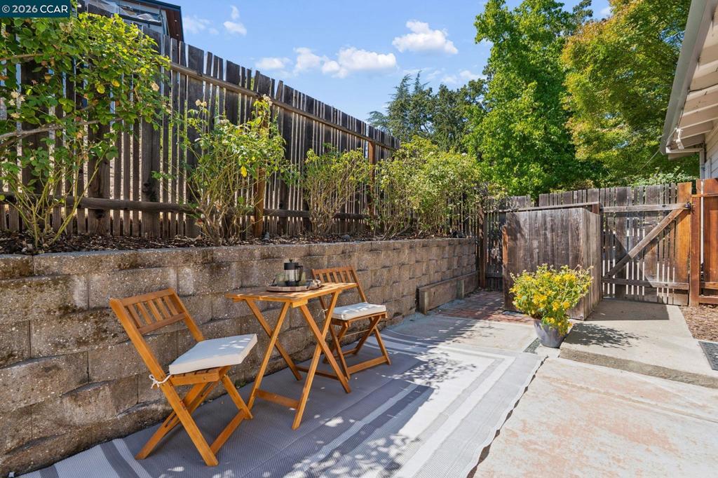1564 Arbutus Drive Property Photo 46