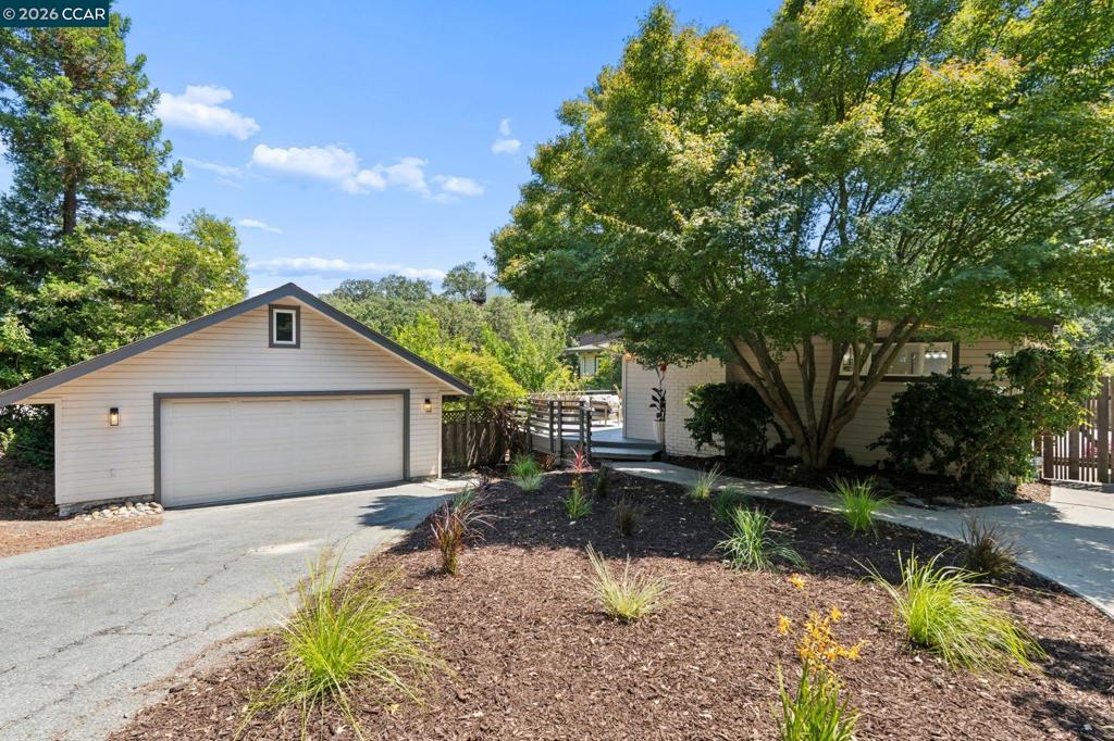 1564 Arbutus Drive Property Photo 49