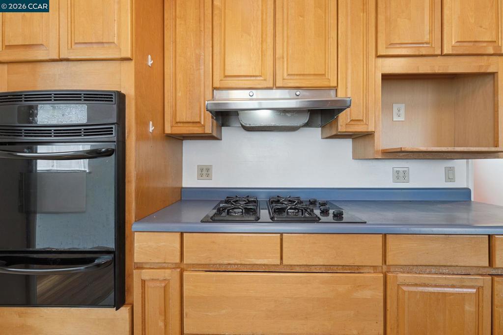 6386 Claremont Ave Property Photo 14