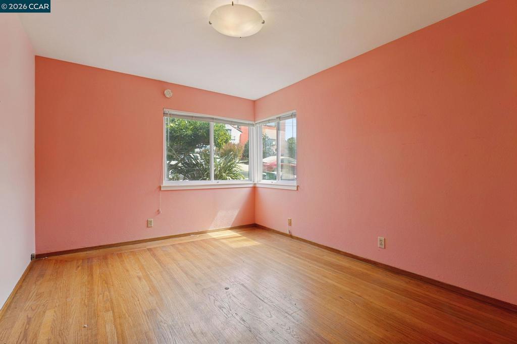 6386 Claremont Ave Property Photo 17