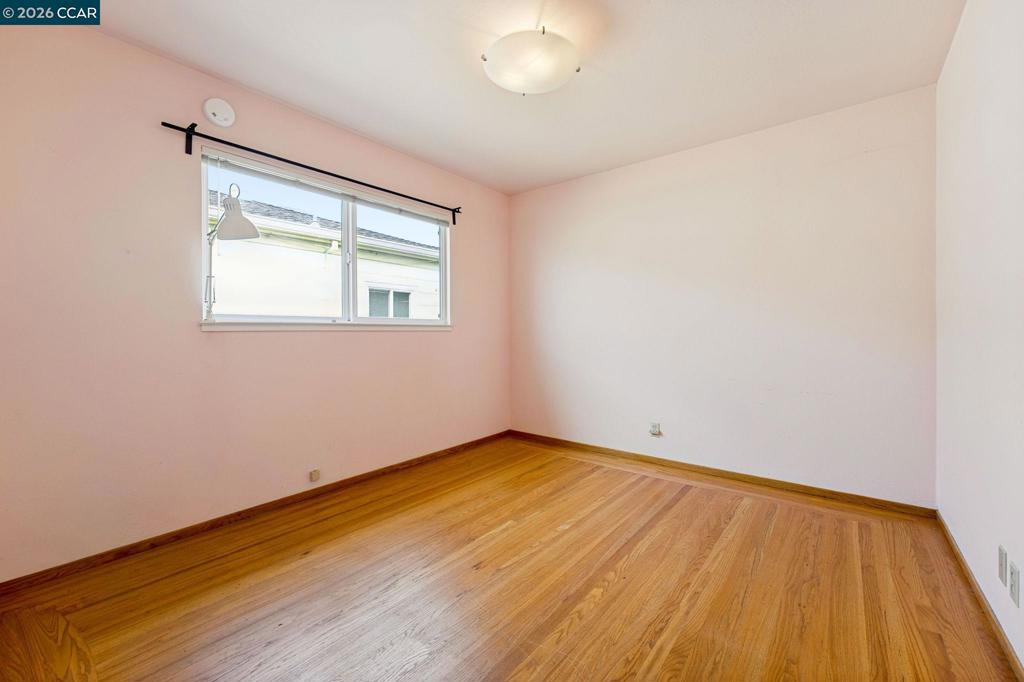 6386 Claremont Ave Property Photo 21