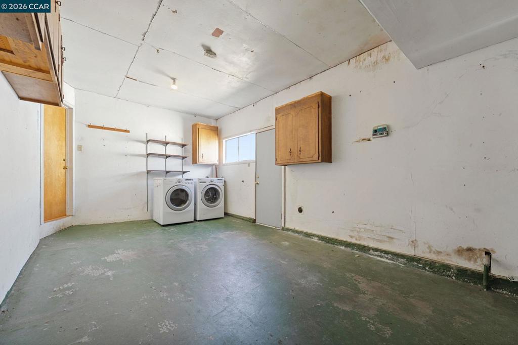 6386 Claremont Ave Property Photo 40
