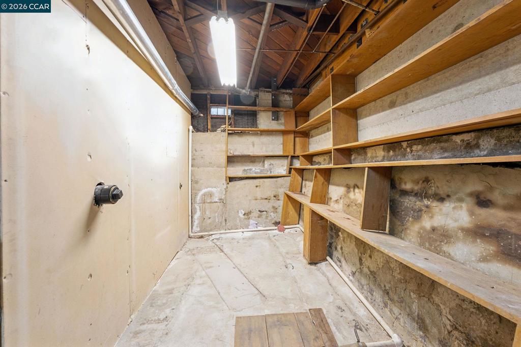 6386 Claremont Ave Property Photo 44
