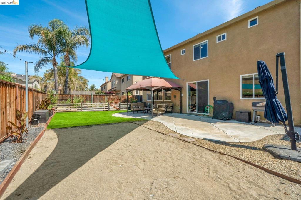 2340 Cambridge Dr Property Photo 19