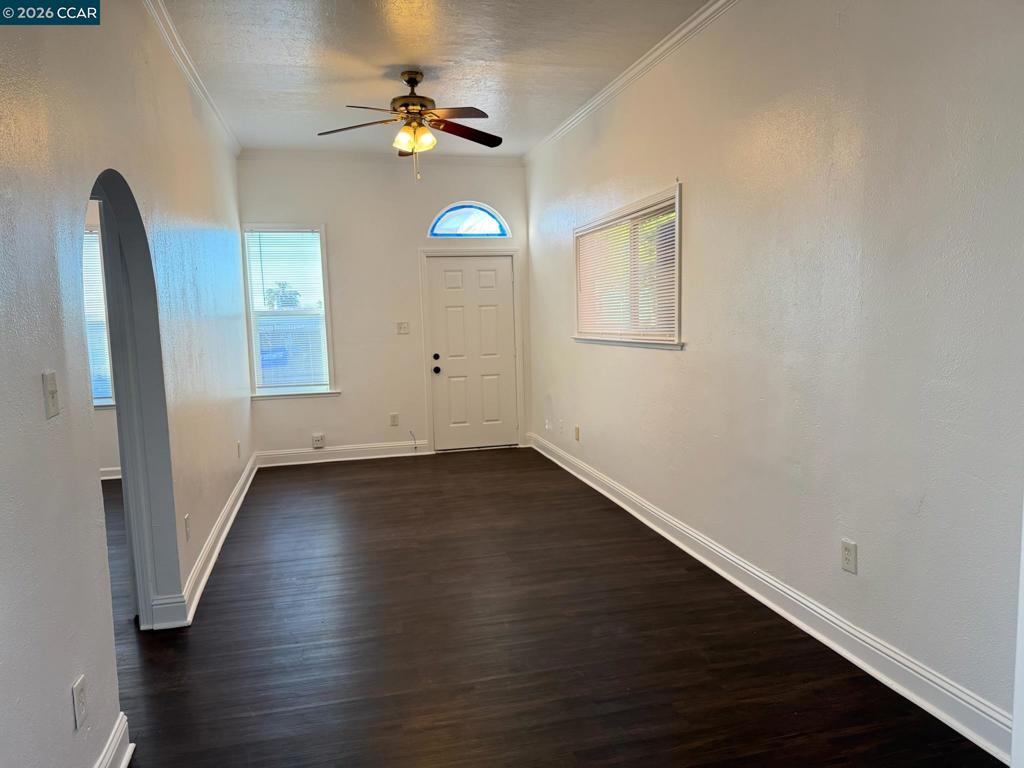 723 Florida St Property Photo 2