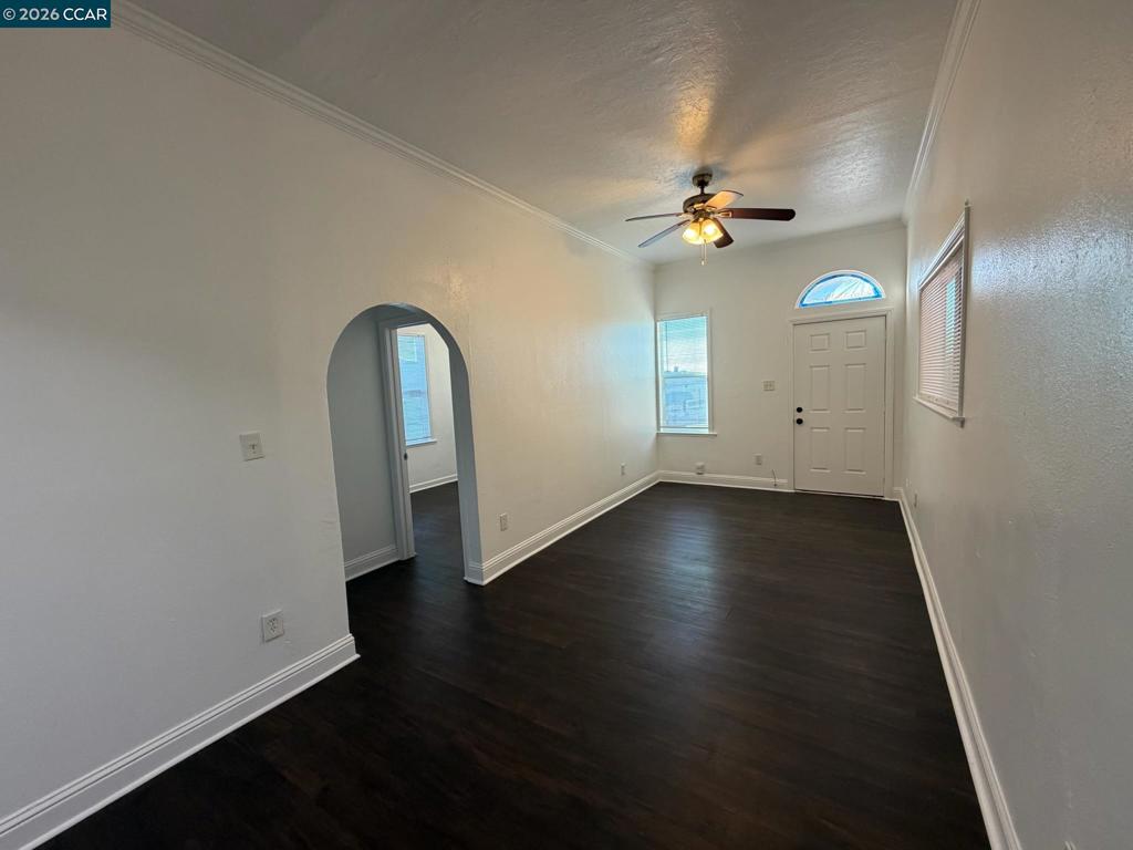 723 Florida St Property Photo 3