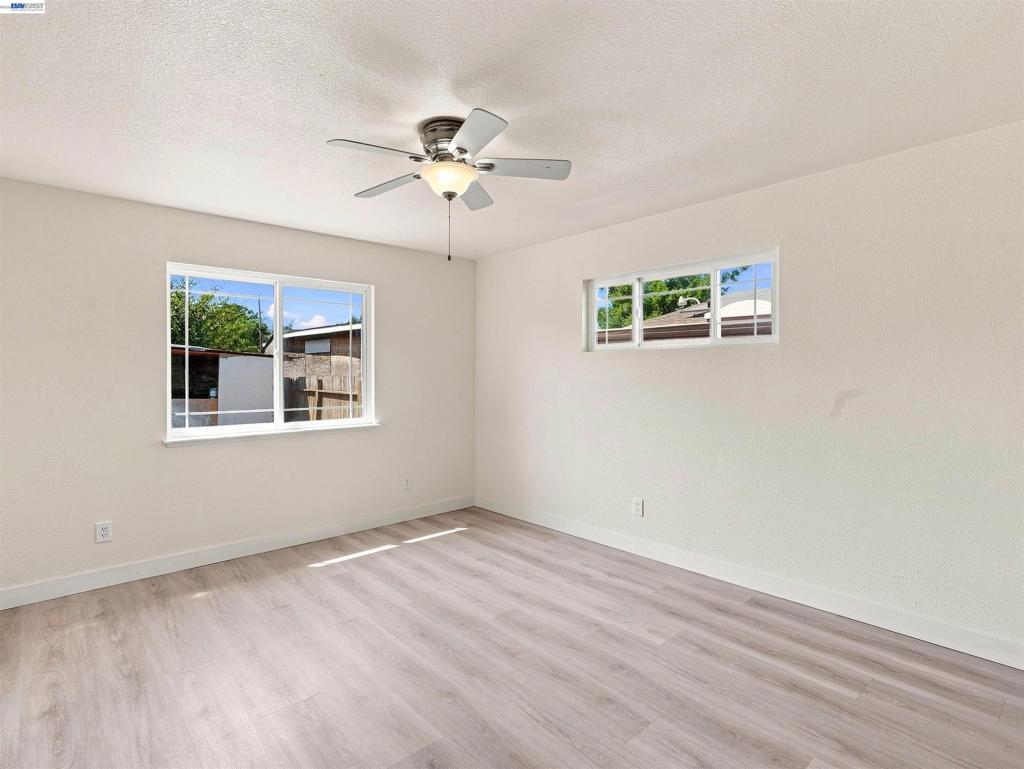 112 Jimno Ave Property Photo 8