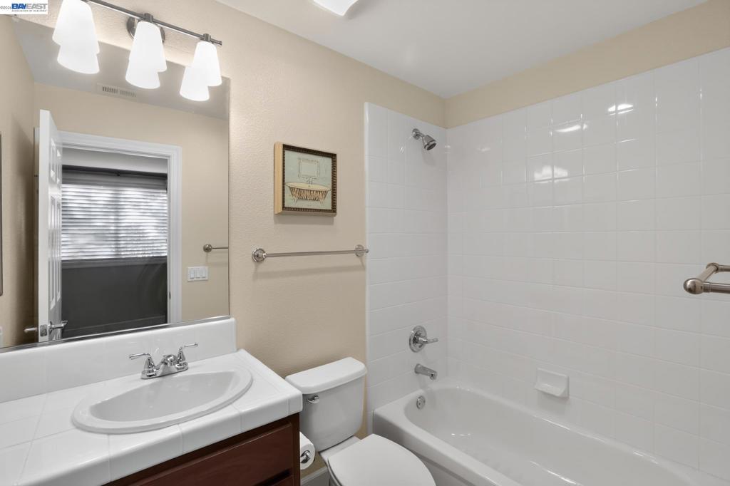 1071 Konstanz Ter Property Photo 25