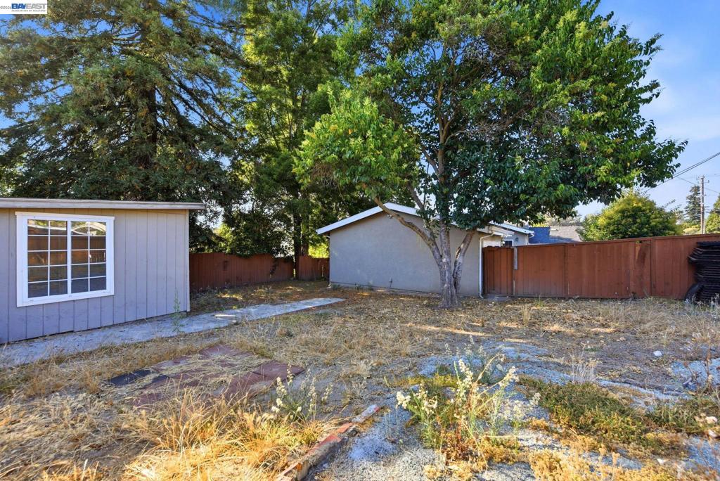 2241 Kelly St Property Photo 42