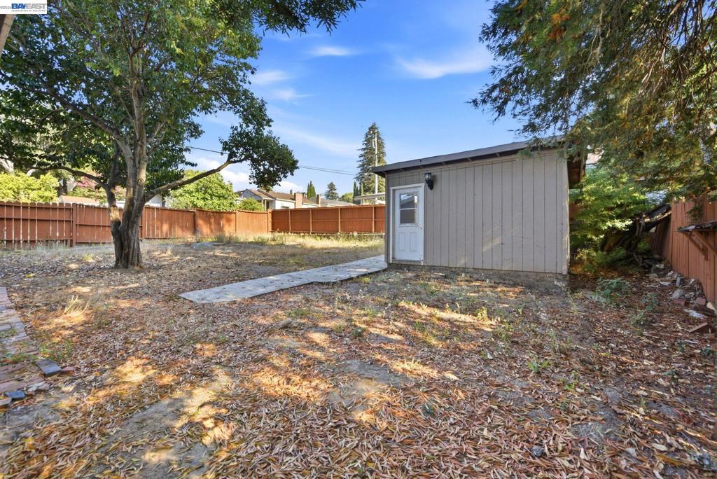 2241 Kelly St Property Photo 44