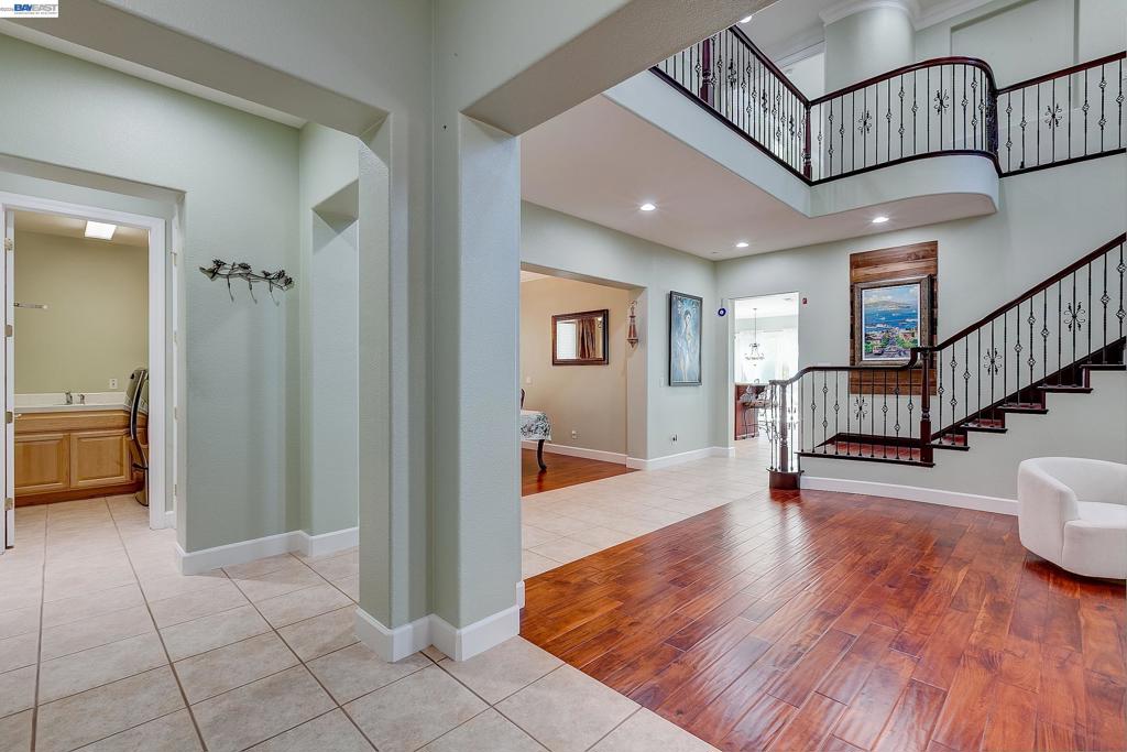4951 Grayhawk Ct Property Photo 5