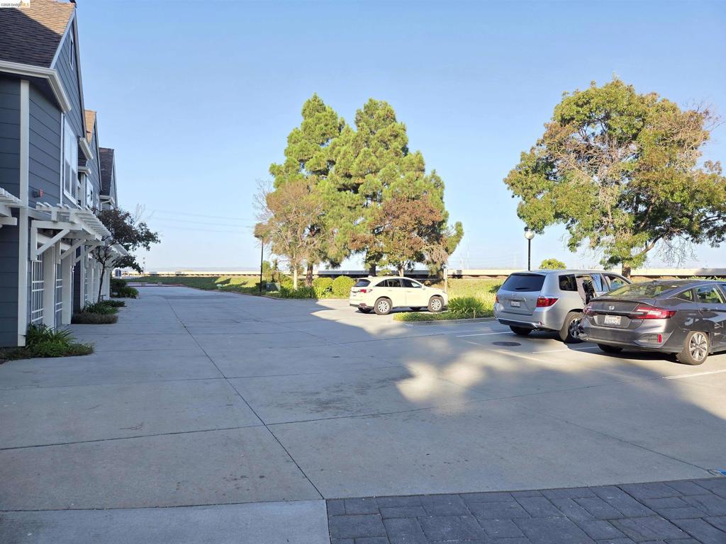 1107 Outrigger Lane Property Photo 3