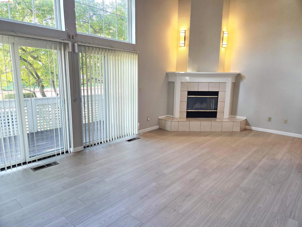 1107 Outrigger Lane Property Photo 15