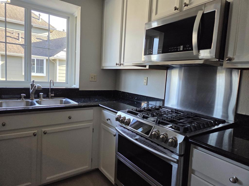 1107 Outrigger Lane Property Photo 28