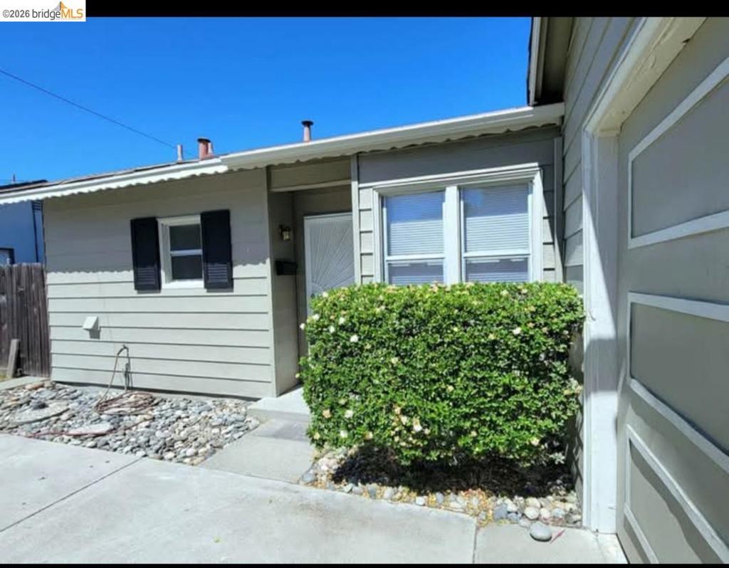 2120 Knox Ave Property Photo 1