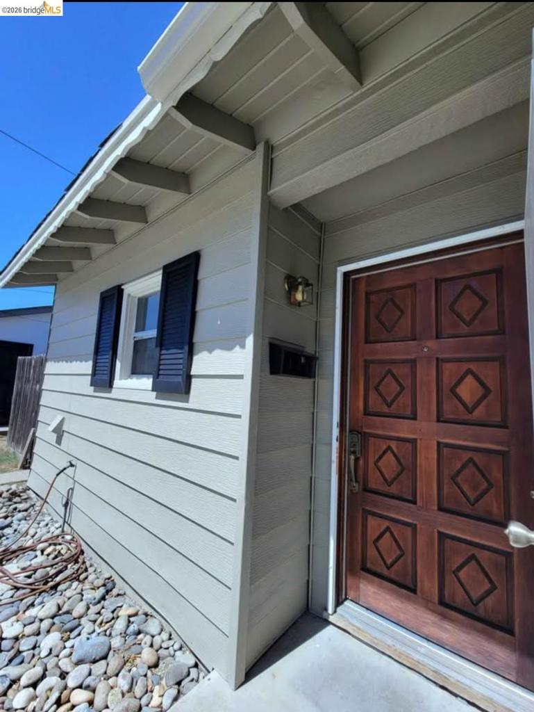 2120 Knox Ave Property Photo 2