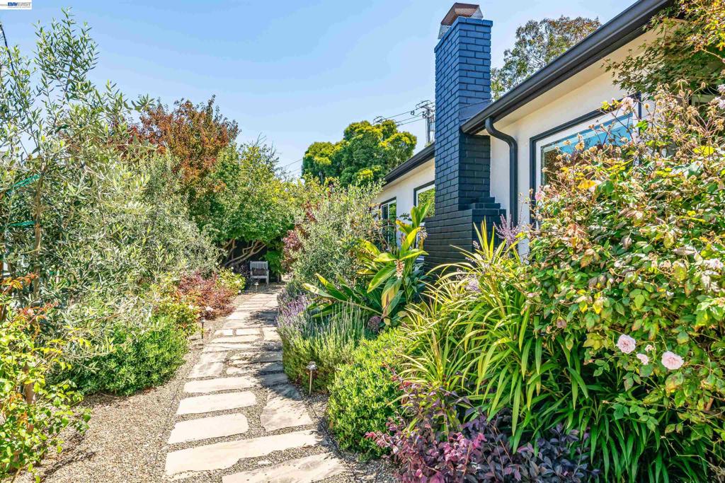 3229 Toyon Ter Property Photo 1