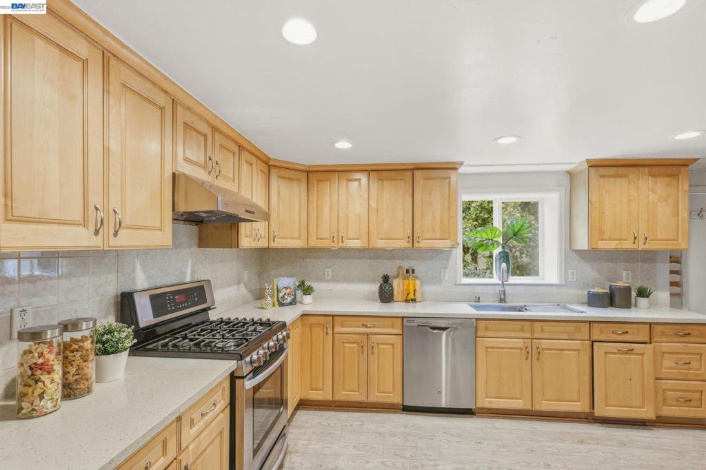 147 San Benito Ave Property Photo 12