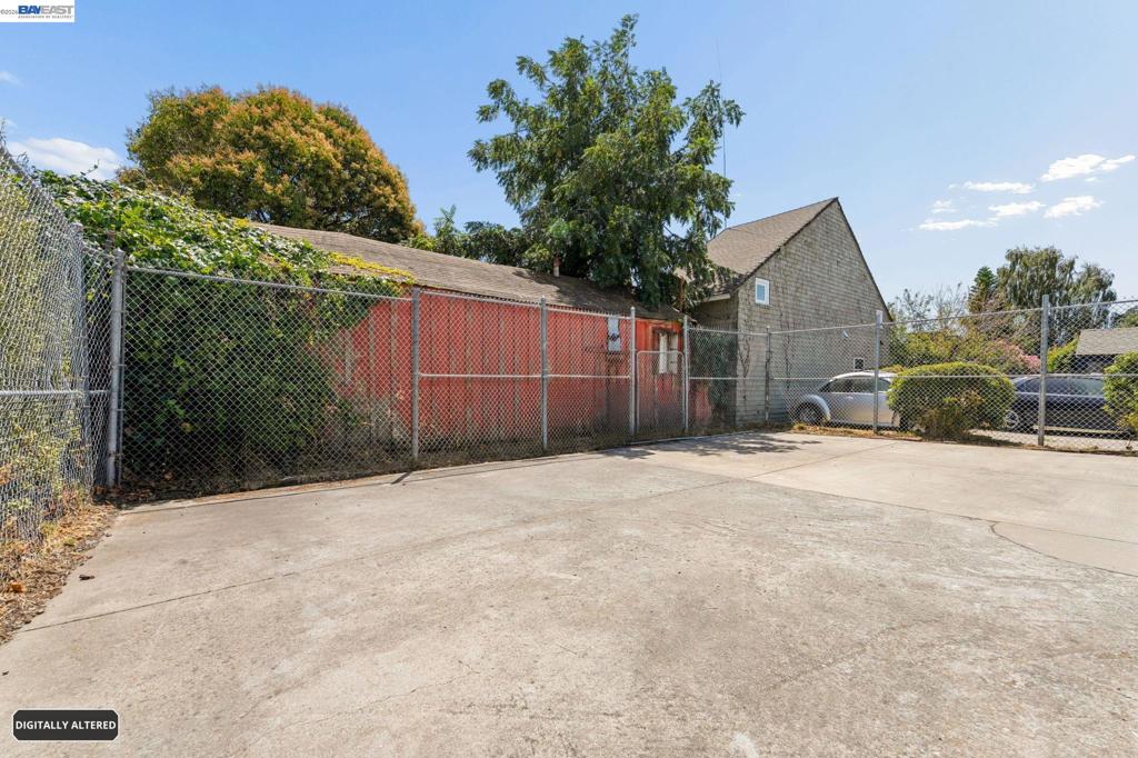 753 55th St Property Photo 60
