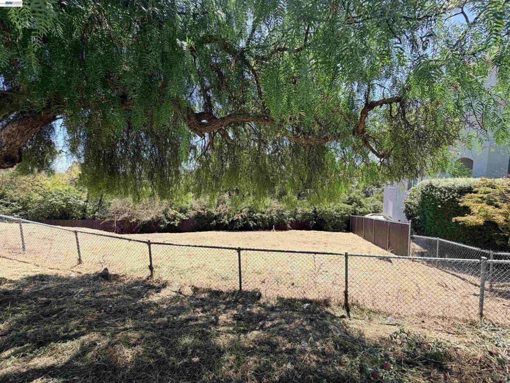 14643 Saturn Dr Property Photo 7