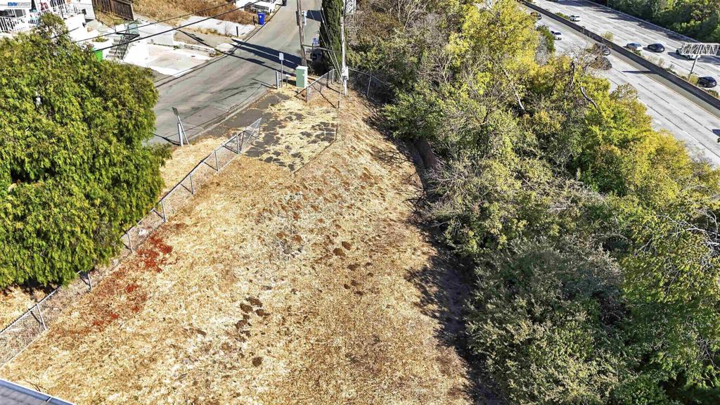 14643 Saturn Dr Property Photo 12