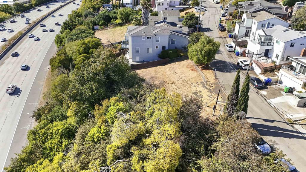 14643 Saturn Dr Property Photo 19
