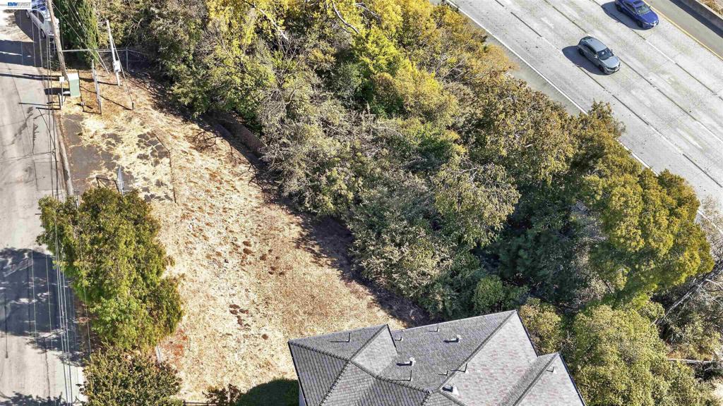 14643 Saturn Dr Property Photo 29