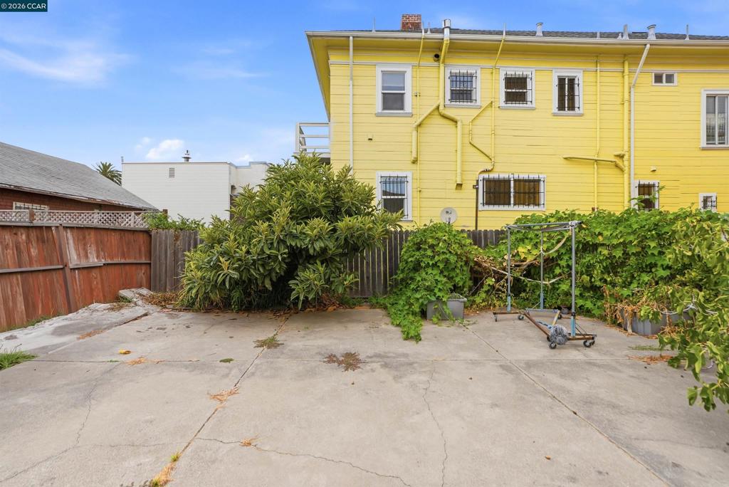 1439 7th Ave Property Photo 8